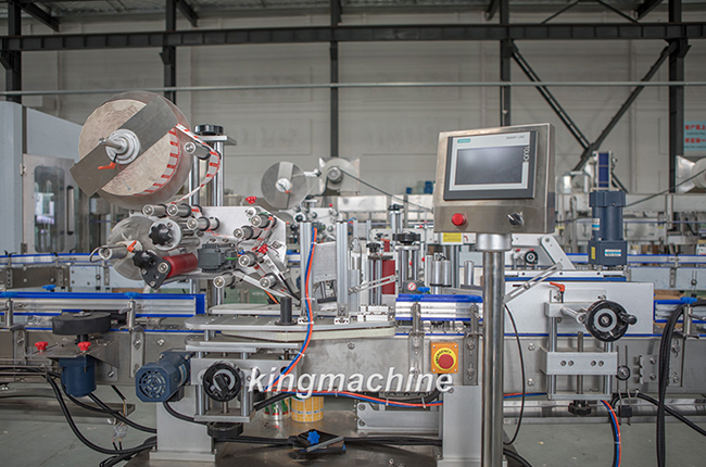 兩面貼標(biāo)機（瓶身、頂部T標(biāo)）